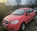 Красный Шевроле Авео, объемом двигателя 1.5 л и пробегом 220 тыс. км за 3500 $, фото 1 на Automoto.ua