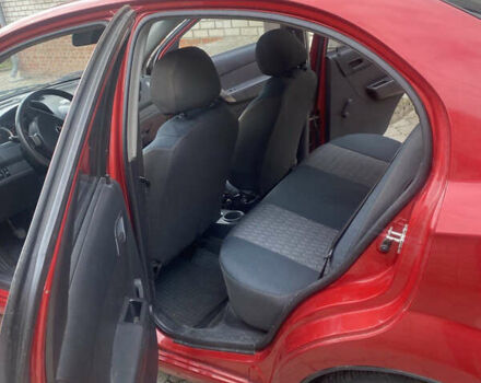 Червоний Шевроле Авео, об'ємом двигуна 1.5 л та пробігом 119 тис. км за 4500 $, фото 3 на Automoto.ua