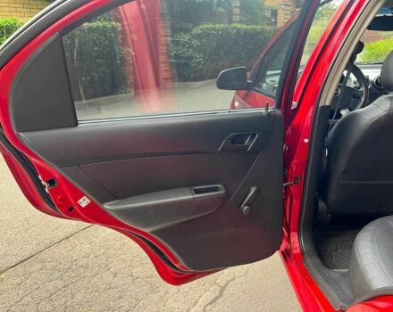 Красный Шевроле Авео, объемом двигателя 1.5 л и пробегом 205 тыс. км за 3140 $, фото 13 на Automoto.ua