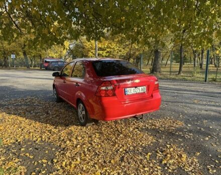 Красный Шевроле Авео, объемом двигателя 1.5 л и пробегом 230 тыс. км за 3750 $, фото 2 на Automoto.ua