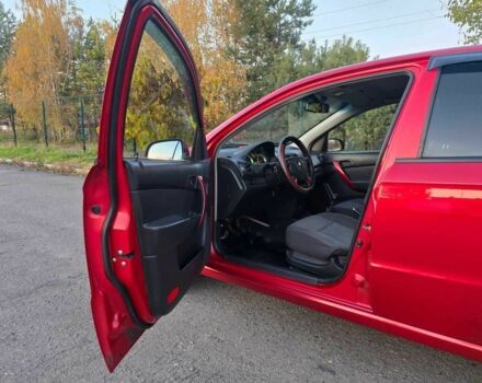 Красный Шевроле Авео, объемом двигателя 0 л и пробегом 180 тыс. км за 3299 $, фото 8 на Automoto.ua