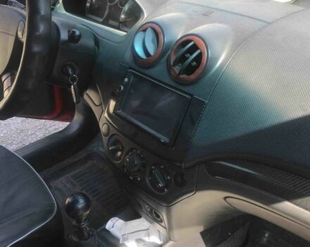 Красный Шевроле Авео, объемом двигателя 1.5 л и пробегом 180 тыс. км за 3800 $, фото 5 на Automoto.ua