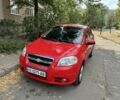 Красный Шевроле Авео, объемом двигателя 1.5 л и пробегом 215 тыс. км за 3800 $, фото 1 на Automoto.ua