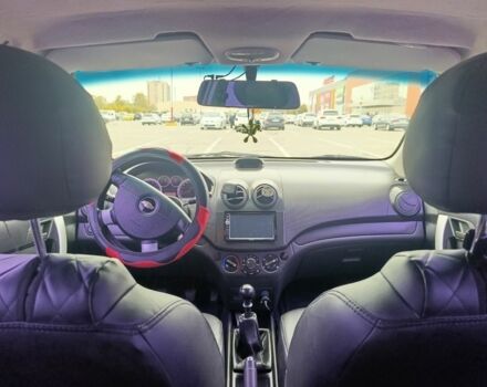 Красный Шевроле Авео, объемом двигателя 1.5 л и пробегом 162 тыс. км за 3537 $, фото 4 на Automoto.ua