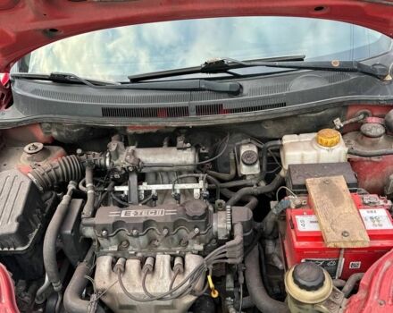 Красный Шевроле Авео, объемом двигателя 1.5 л и пробегом 152 тыс. км за 4500 $, фото 2 на Automoto.ua