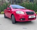 Красный Шевроле Авео, объемом двигателя 1.5 л и пробегом 280 тыс. км за 2500 $, фото 1 на Automoto.ua