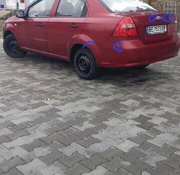 Красный Шевроле Авео, объемом двигателя 1.5 л и пробегом 258 тыс. км за 3300 $, фото 1 на Automoto.ua