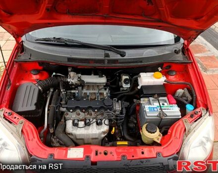 Червоний Шевроле Авео, об'ємом двигуна 1.5 л та пробігом 160 тис. км за 3800 $, фото 2 на Automoto.ua