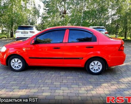 Красный Шевроле Авео, объемом двигателя 1.5 л и пробегом 245 тыс. км за 3650 $, фото 1 на Automoto.ua