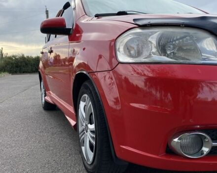Красный Шевроле Авео, объемом двигателя 1.5 л и пробегом 155 тыс. км за 4000 $, фото 6 на Automoto.ua
