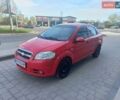 Красный Шевроле Авео, объемом двигателя 1.5 л и пробегом 147 тыс. км за 3250 $, фото 1 на Automoto.ua
