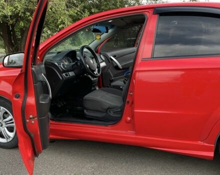 Красный Шевроле Авео, объемом двигателя 1.5 л и пробегом 155 тыс. км за 4000 $, фото 8 на Automoto.ua