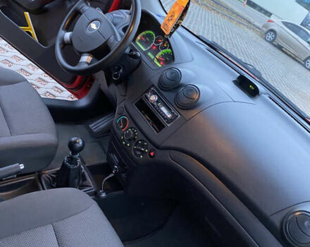 Красный Шевроле Авео, объемом двигателя 1.5 л и пробегом 160 тыс. км за 4700 $, фото 13 на Automoto.ua