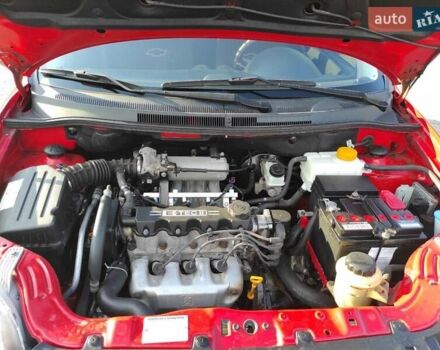 Красный Шевроле Авео, объемом двигателя 1.5 л и пробегом 65 тыс. км за 5500 $, фото 49 на Automoto.ua