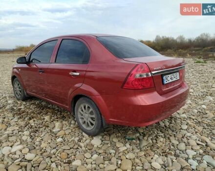 Красный Шевроле Авео, объемом двигателя 1.5 л и пробегом 400 тыс. км за 2100 $, фото 5 на Automoto.ua