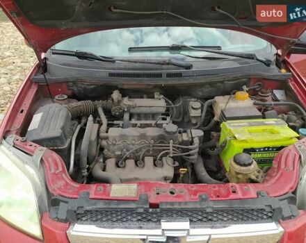 Красный Шевроле Авео, объемом двигателя 1.5 л и пробегом 400 тыс. км за 2100 $, фото 13 на Automoto.ua