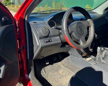 Красный Шевроле Авео, объемом двигателя 1.5 л и пробегом 160 тыс. км за 3150 $, фото 6 на Automoto.ua