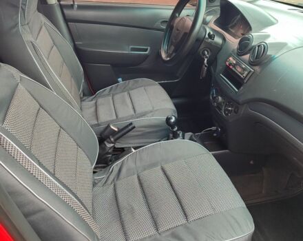 Красный Шевроле Авео, объемом двигателя 1.5 л и пробегом 239 тыс. км за 3200 $, фото 5 на Automoto.ua