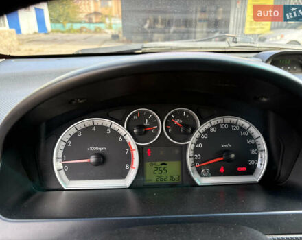 Красный Шевроле Авео, объемом двигателя 1.5 л и пробегом 263 тыс. км за 4500 $, фото 14 на Automoto.ua