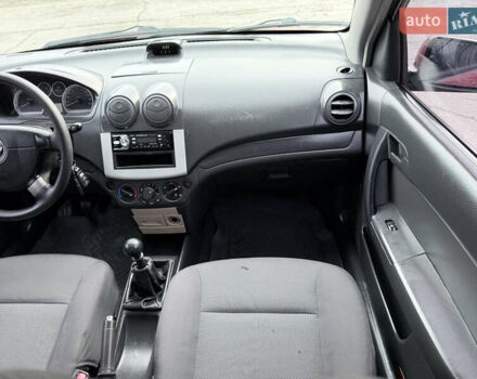 Красный Шевроле Авео, объемом двигателя 1.5 л и пробегом 288 тыс. км за 3400 $, фото 35 на Automoto.ua