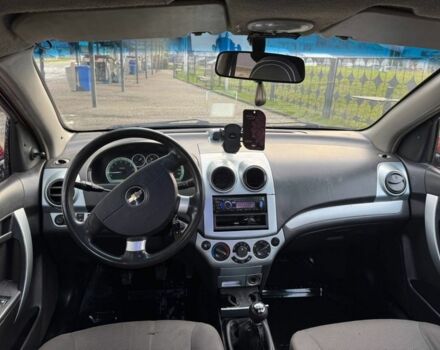 Красный Шевроле Авео, объемом двигателя 1.5 л и пробегом 180 тыс. км за 2650 $, фото 6 на Automoto.ua