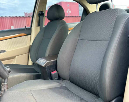 Червоний Шевроле Авео, об'ємом двигуна 0 л та пробігом 180 тис. км за 3900 $, фото 12 на Automoto.ua