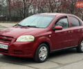 Красный Шевроле Авео, объемом двигателя 1.5 л и пробегом 230 тыс. км за 2450 $, фото 2 на Automoto.ua