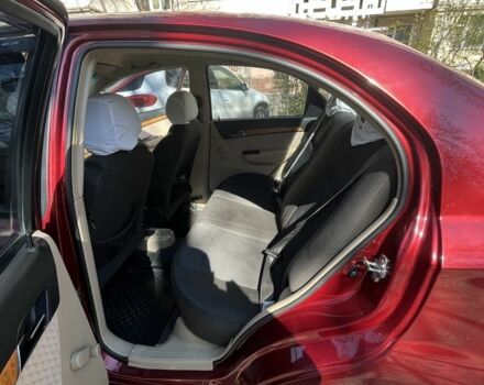 Красный Шевроле Авео, объемом двигателя 1.6 л и пробегом 210 тыс. км за 4300 $, фото 10 на Automoto.ua