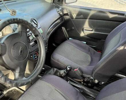 Красный Шевроле Авео, объемом двигателя 1.5 л и пробегом 181 тыс. км за 2900 $, фото 7 на Automoto.ua