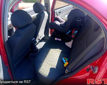 Червоний Шевроле Авео, об'ємом двигуна 1.5 л та пробігом 204 тис. км за 3300 $, фото 3 на Automoto.ua