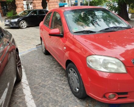 Красный Шевроле Авео, объемом двигателя 1.4 л и пробегом 201 тыс. км за 3500 $, фото 1 на Automoto.ua