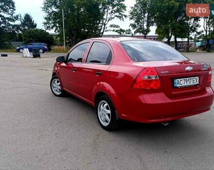Красный Шевроле Авео, объемом двигателя 1.5 л и пробегом 307 тыс. км за 3800 $, фото 2 на Automoto.ua
