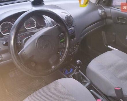 Красный Шевроле Авео, объемом двигателя 1.5 л и пробегом 215 тыс. км за 3000 $, фото 6 на Automoto.ua