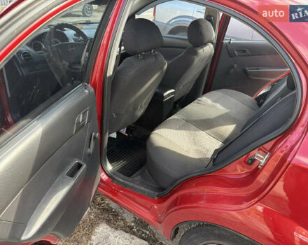 Красный Шевроле Авео, объемом двигателя 1.5 л и пробегом 263 тыс. км за 4500 $, фото 6 на Automoto.ua