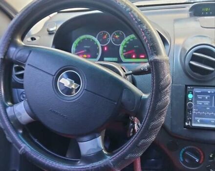 Красный Шевроле Авео, объемом двигателя 1.5 л и пробегом 171 тыс. км за 3700 $, фото 2 на Automoto.ua