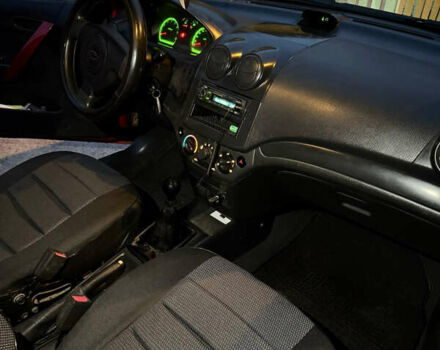 Червоний Шевроле Авео, об'ємом двигуна 1.5 л та пробігом 213 тис. км за 2600 $, фото 21 на Automoto.ua