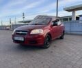 Красный Шевроле Авео, объемом двигателя 1.5 л и пробегом 293 тыс. км за 2700 $, фото 1 на Automoto.ua