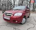 Красный Шевроле Авео, объемом двигателя 1.5 л и пробегом 288 тыс. км за 3400 $, фото 1 на Automoto.ua
