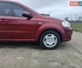 Красный Шевроле Авео, объемом двигателя 1.6 л и пробегом 91 тыс. км за 4800 $, фото 2 на Automoto.ua