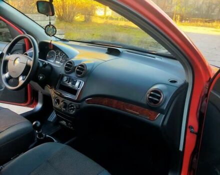 Красный Шевроле Авео, объемом двигателя 1.5 л и пробегом 65 тыс. км за 5500 $, фото 41 на Automoto.ua