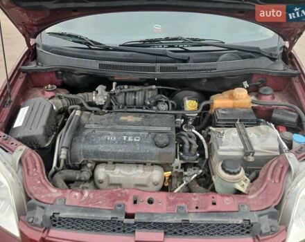 Красный Шевроле Авео, объемом двигателя 1.6 л и пробегом 91 тыс. км за 4800 $, фото 22 на Automoto.ua