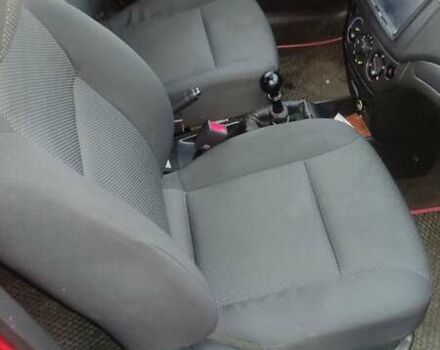 Красный Шевроле Авео, объемом двигателя 1.5 л и пробегом 205 тыс. км за 3300 $, фото 3 на Automoto.ua