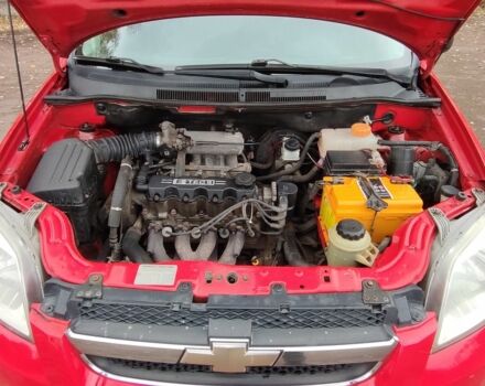 Красный Шевроле Авео, объемом двигателя 1.5 л и пробегом 239 тыс. км за 3200 $, фото 10 на Automoto.ua