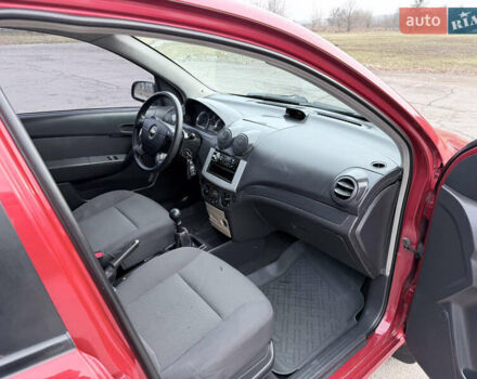 Красный Шевроле Авео, объемом двигателя 1.5 л и пробегом 288 тыс. км за 3400 $, фото 37 на Automoto.ua