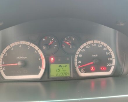 Красный Шевроле Авео, объемом двигателя 1.5 л и пробегом 239 тыс. км за 3200 $, фото 8 на Automoto.ua