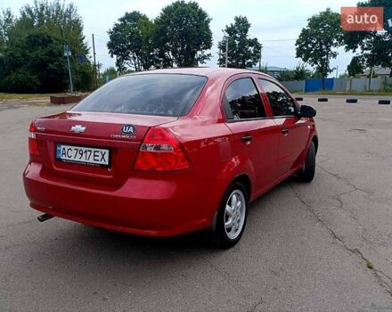 Красный Шевроле Авео, объемом двигателя 1.5 л и пробегом 307 тыс. км за 3800 $, фото 1 на Automoto.ua