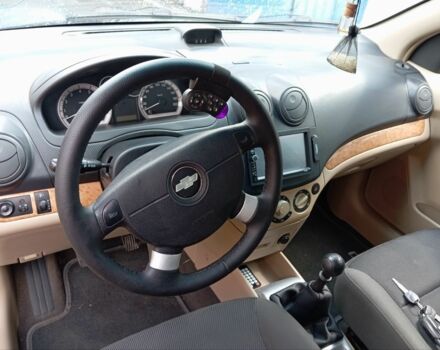 Красный Шевроле Авео, объемом двигателя 1.6 л и пробегом 230 тыс. км за 4000 $, фото 10 на Automoto.ua