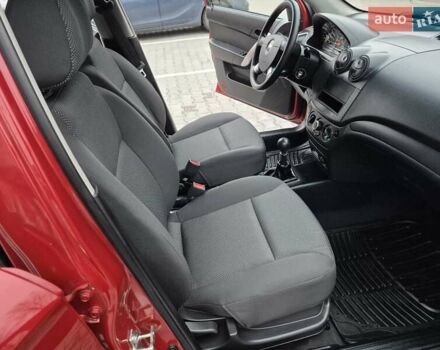 Красный Шевроле Авео, объемом двигателя 1.5 л и пробегом 34 тыс. км за 6200 $, фото 48 на Automoto.ua