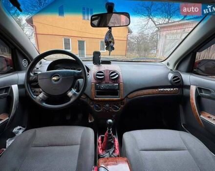 Красный Шевроле Авео, объемом двигателя 1.5 л и пробегом 240 тыс. км за 3400 $, фото 13 на Automoto.ua