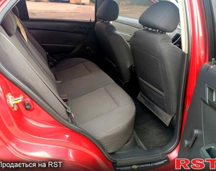 Красный Шевроле Авео, объемом двигателя 1.5 л и пробегом 307 тыс. км за 3800 $, фото 6 на Automoto.ua